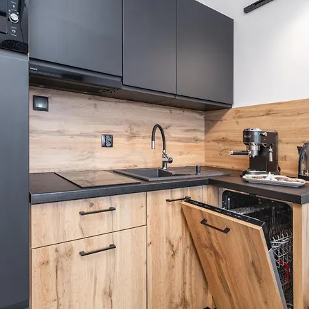 شقة Apartament Planeta 300 Z Garazem By Renters