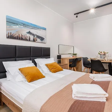 Apartament Planeta 300 Z Garazem By Renters شقة